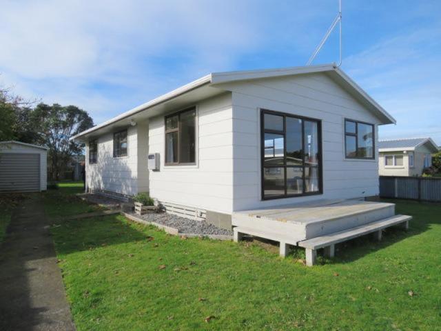 Waitara, 2 bedrooms