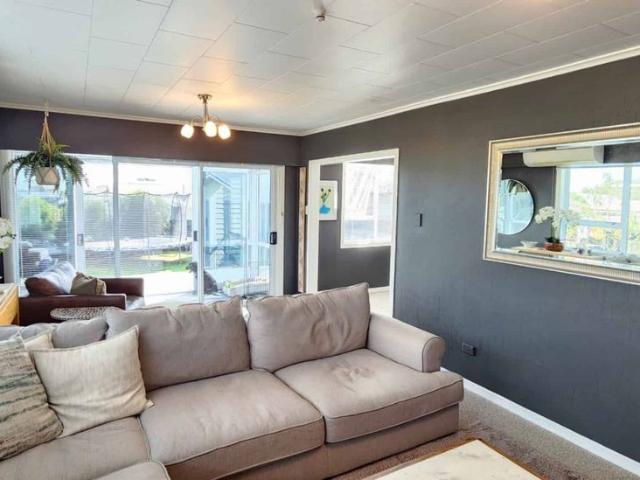 Waitara, 3 bedrooms