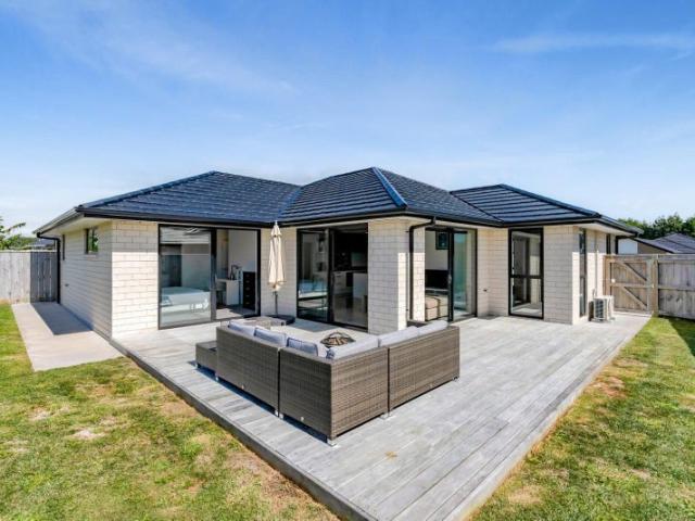 waitara, 4 bedrooms