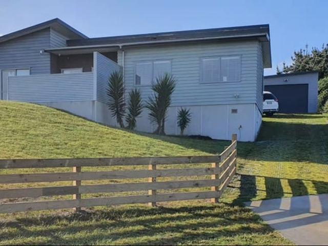 Waitarere Beach, 3 bedrooms