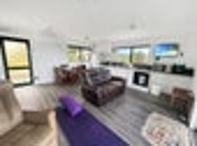 Waitarere Beach, 2 bedrooms, $470 pw