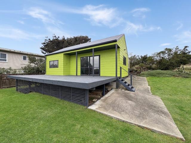 Waitarere Beach, 2 bedrooms