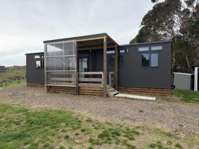 waitarere beach, 2 bedrooms