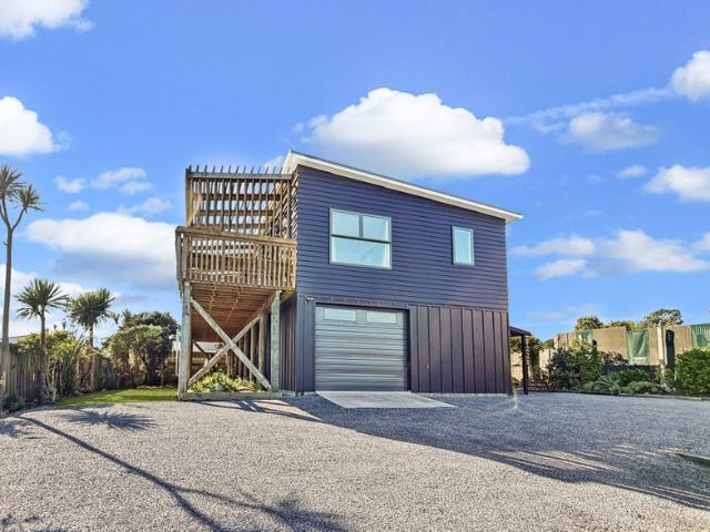 waitarere beach, 4 bedrooms