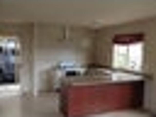 Waiake, 2 bedrooms, $580 pw