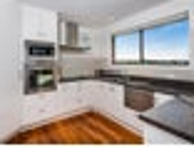 Waiake, 4 bedrooms, $930 pw