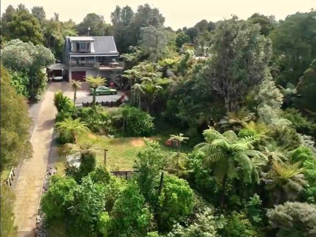 waiatarua, 3 bedrooms