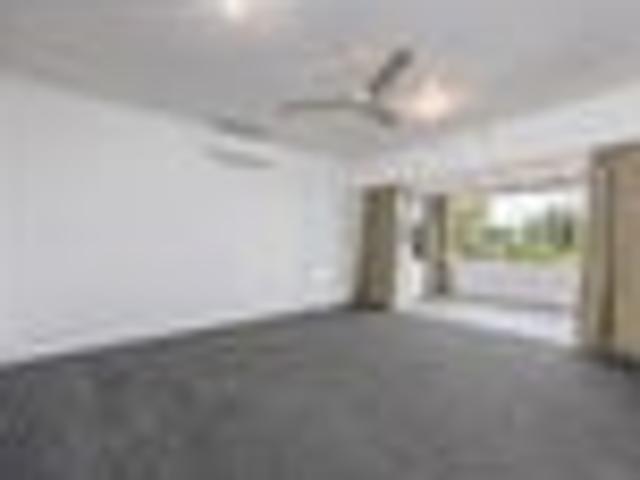 Waiatarua, 3 bedrooms, $650 pw