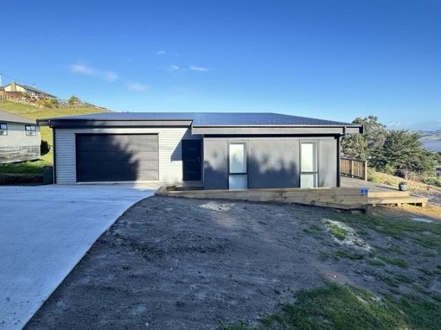 waihola, 3 bedrooms