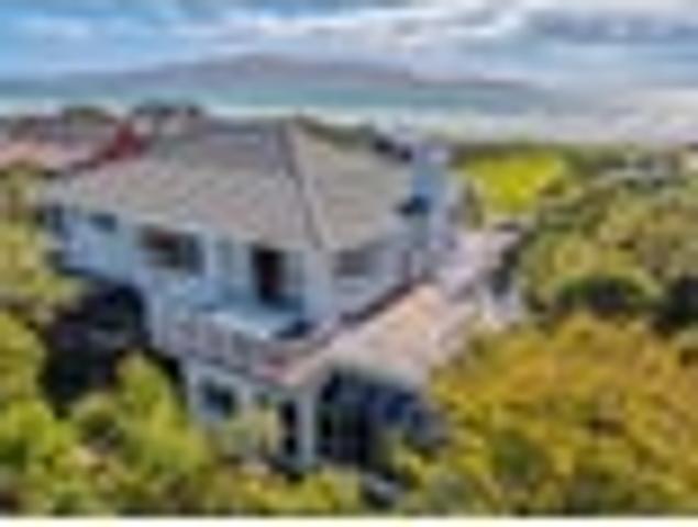 Waikanae Beach, 5 bedrooms, $750 pw
