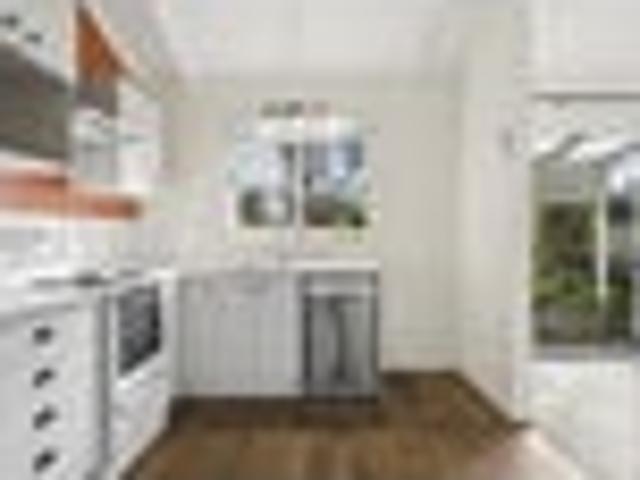 Waikanae Beach, 2 bedrooms, $605 pw
