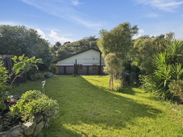 waikanae beach, 2 bedrooms