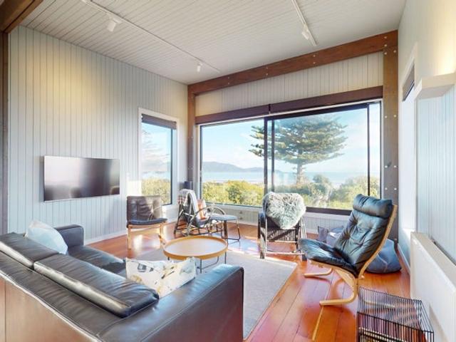 waikanae beach, 3 bedrooms