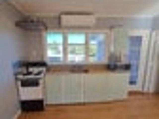 Waikanae Beach, 3 bedrooms, $560 pw