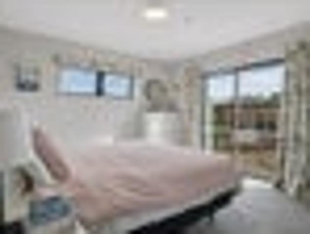Waikanae Beach, 3 bedrooms, $750 pw