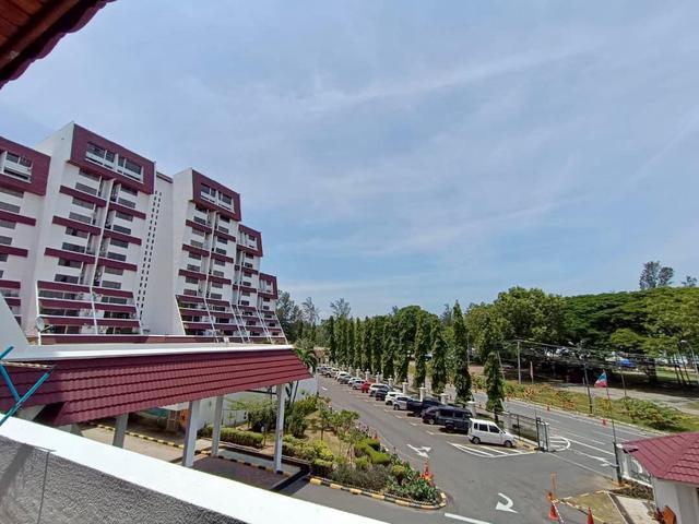 Waikiki Condominium Tanjung Aru Seaview