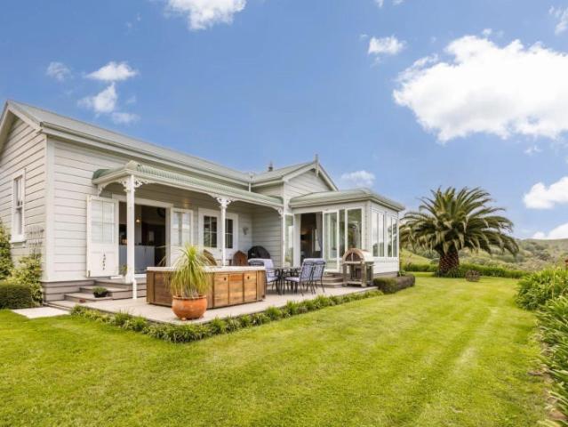 waimarama, 3 bedrooms