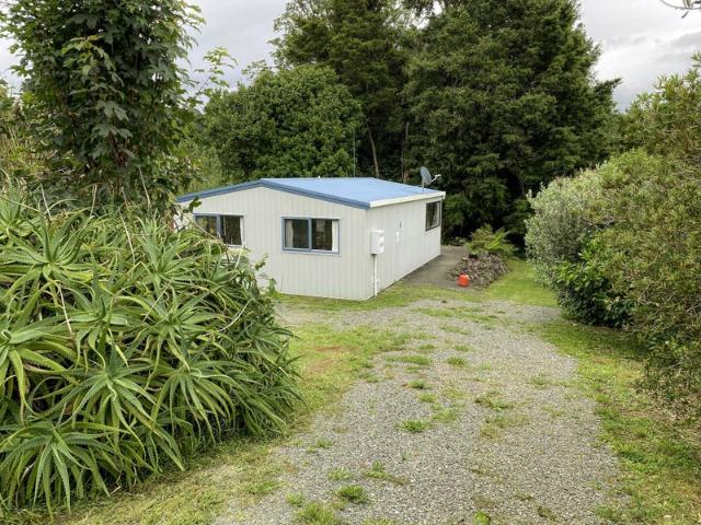 waimate north, 2 bedrooms