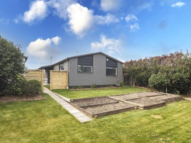 wainoni, 2 bedrooms