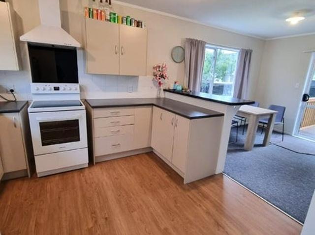 wainuiomata, 2 bedrooms