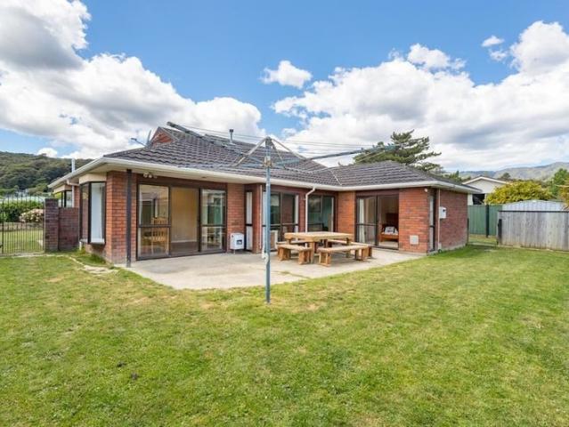 wainuiomata, 3 bedrooms