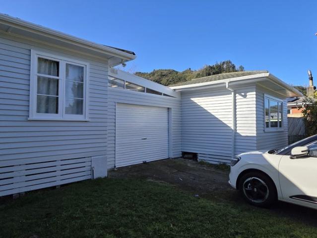 Wainuiomata, 3 bedrooms