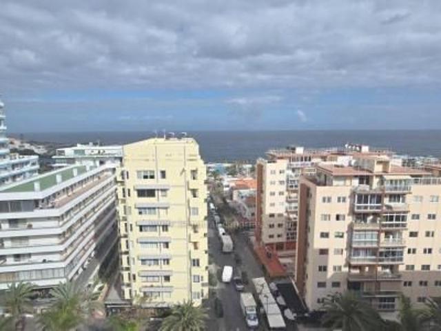 Waking up every morning to the sound of the sea and having it so close is a dream come true with this apartment