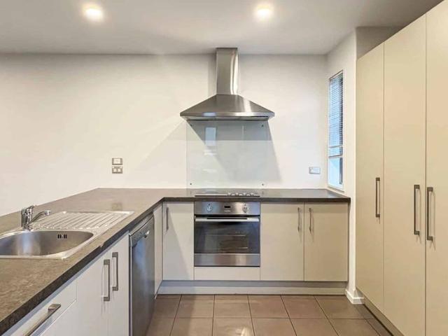 WALTHAM IMMACULATELY PRESENTED 3 BEDROOM, 2 BATHROOM TOWNHOUSE