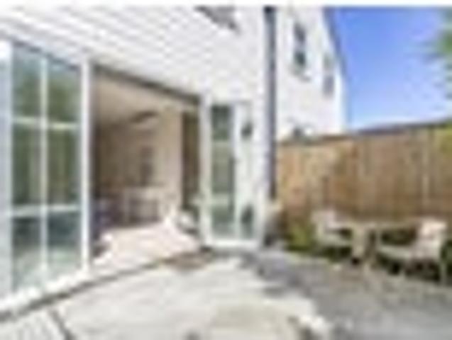 Waltham, 2 bedrooms, $520 pw