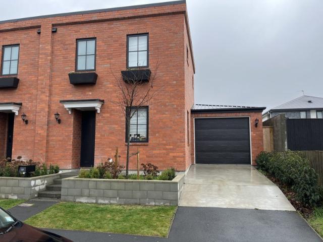 waltham, 2 bedrooms