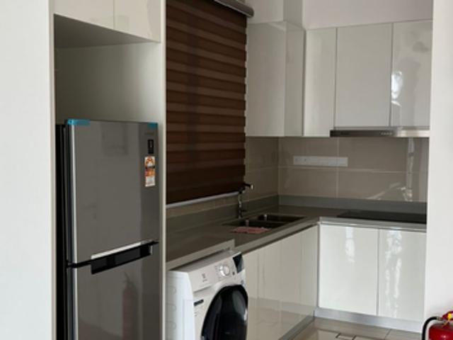 Waltz Residences, Oug