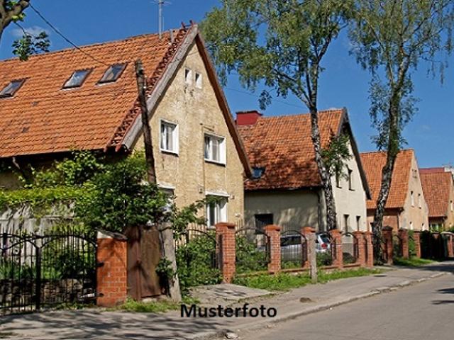 Wald, Weg, Parkplatz