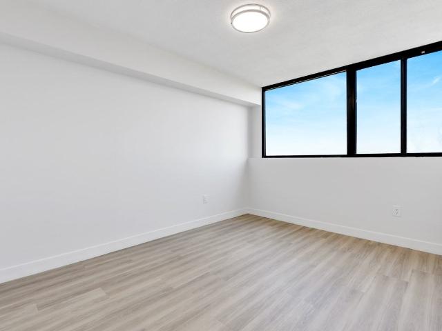 Walden Circle 1 Bedroom Apartment for Rent at 1201 Walden Cir, Mississauga, ON L5J 4M9 Clarkson