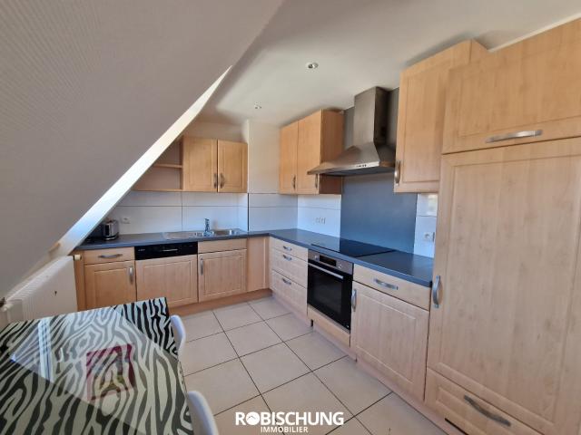 WALDIGHOFFEN: Appartement, dernier étage