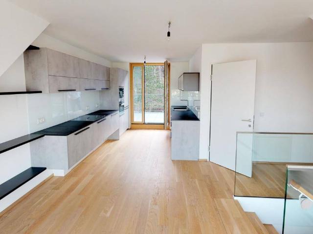 Waldrand Living Wunderschöne Dachgeschoss Maisonette mit zwei Garagenplätzen