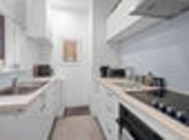 Walk to cafes, shops & local amenities!