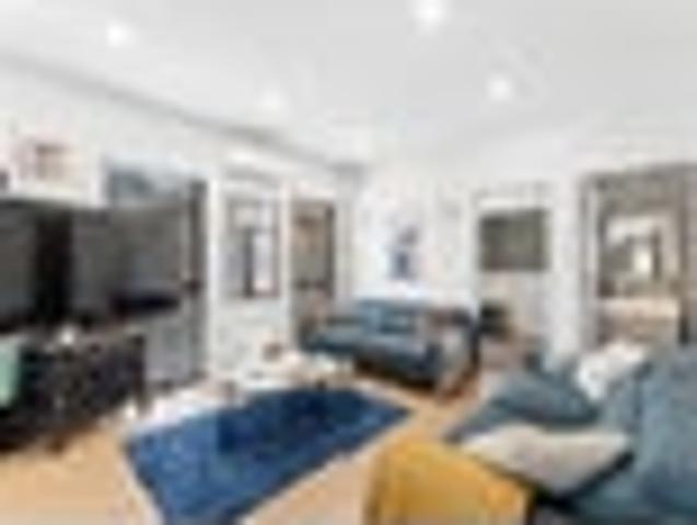 Walk to Kristin & Pinehurst Superb Location