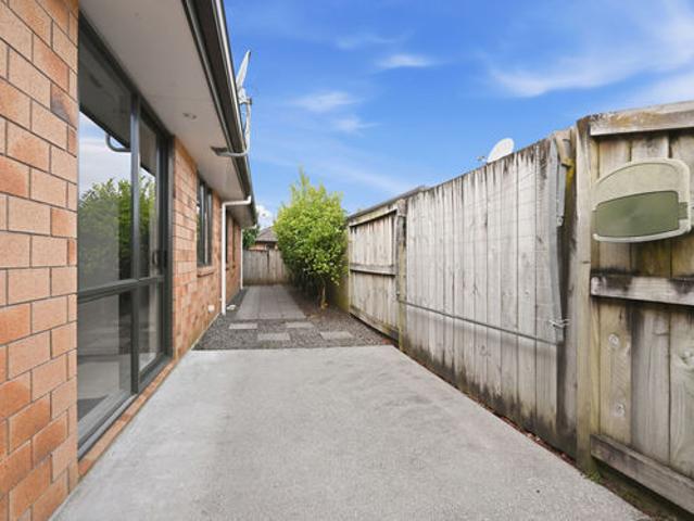 Walk to Lake | Family or Holiday Home