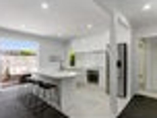 WALK TO THE VILLAGE & LIVE THE LIFESTYLE!