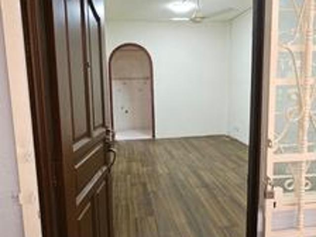 Walk up Flat Desaria Flat Taman Medan Petaling Jaya For Sale