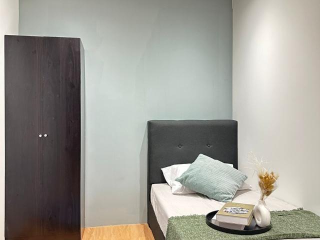 Walking distance at BRT Mentari, single room @ Q Inn Hotel PJS 8, Bandar Sunway, Mc Donald Sunway Pyramid, BRT Mentari