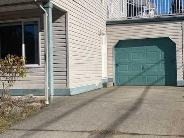 Walking Distance to Merecroft Village/Strathcona Gardens Campbell River