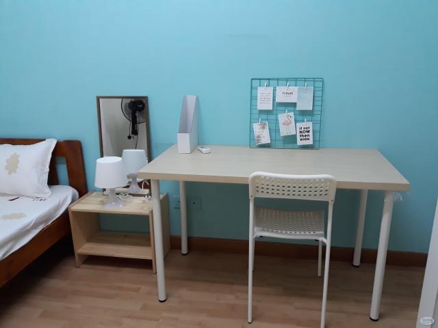 Walking distance to MRT & Thomson Sunway Medical Centre Single Room at Kota Damansara, Petaling Jaya