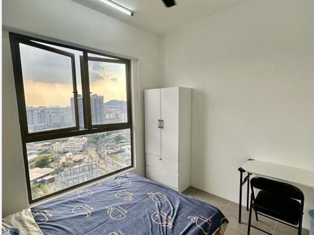 Walking distance to MRTInclude UtilitiesMiddle Queenbedroom winth AC and windows located in Enesta Kepong