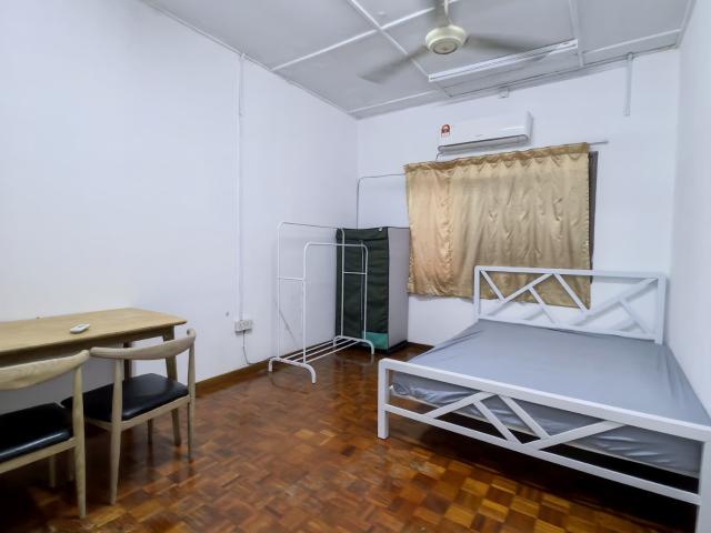 Walking Distance to ASIA JAYA LRT