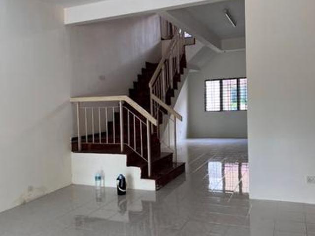 Walking distance to banks and shops Setia Impian Shah Alam Sale