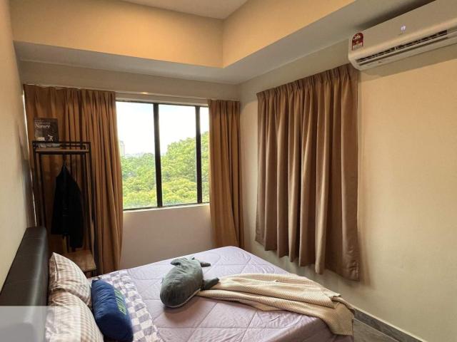 Walking Distance to Sentul KTM Station Queen Room for Rent at Jalan Ipoh