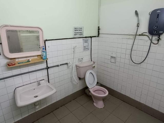 Walking distance to TTDI MRT Single Room at SS20, Damansara Kim, Petaling JayaLow Deposit