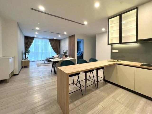 Walking distance to Xiamen University Fully furnished Shuttle service ERL Freehold high demand