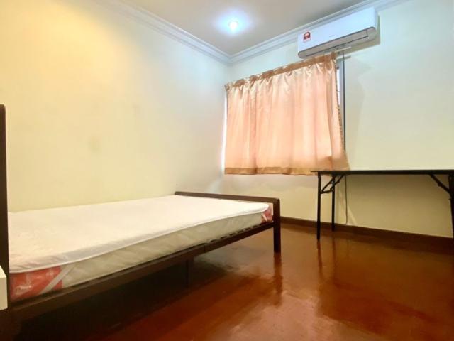 Walking Distance 3 Mins to LRT Taman Bahagia Jalan SS 2/4 300 Booking Fees ONLY ⭐⭐
